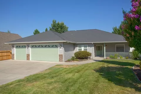 914 Ridgeview Dr, Eagle Point, OR 97524 photo 1