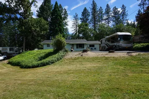 483 Crestview Loop, Grants Pass, OR 97527 photo 2