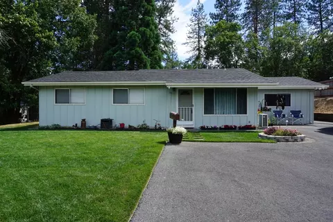 483 Crestview Loop, Grants Pass, OR 97527 photo 1