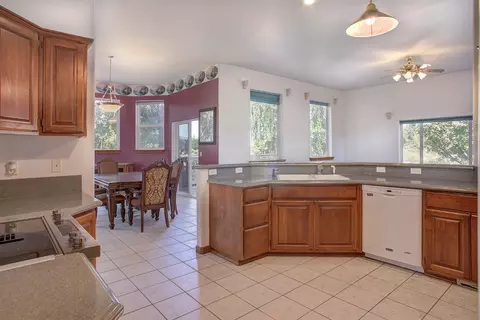 545 Ridgeway Ave, Central Point, OR 97502 photo 12