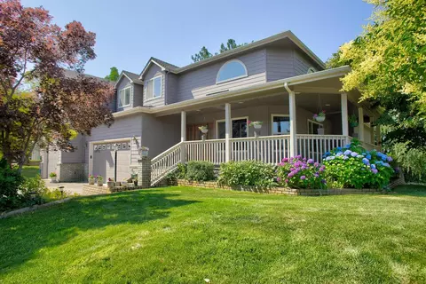 545 Ridgeway Ave, Central Point, OR 97502 photo 1