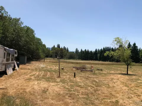308 Mona Way, Cave Junction, OR 97523 photo 14