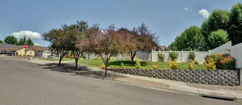 971 Crystal Dr, Eagle Point, OR 97524 photo 3