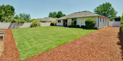 582 Mitchell Way, Central Point, OR 97502 photo 30