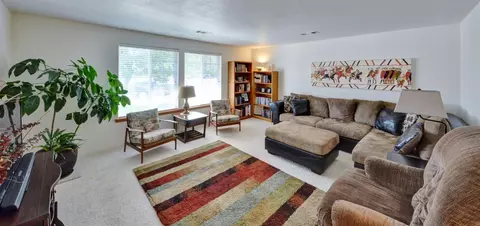 582 Mitchell Way, Central Point, OR 97502 photo 10