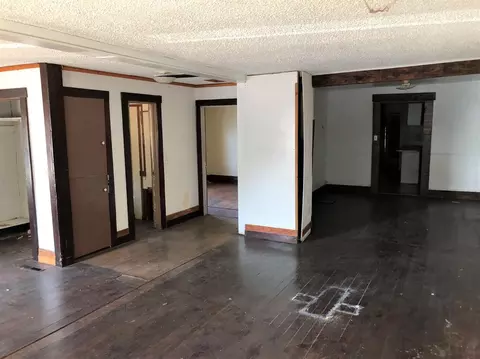 109 W 4th St, Phoenix, OR 97535 photo 5