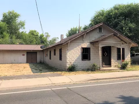 109 W 4th St, Phoenix, OR 97535 photo 4