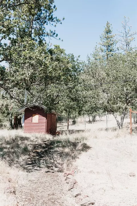 9465 E Antelope Rd, Eagle Point, OR 97524 photo 3