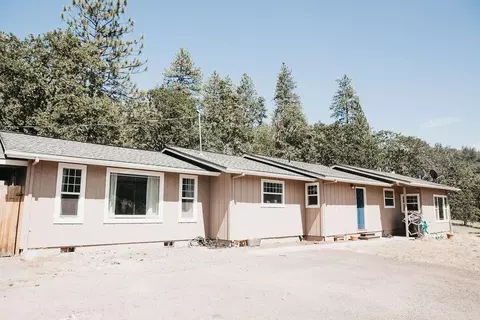 9465 E Antelope Rd, Eagle Point, OR 97524 photo 1