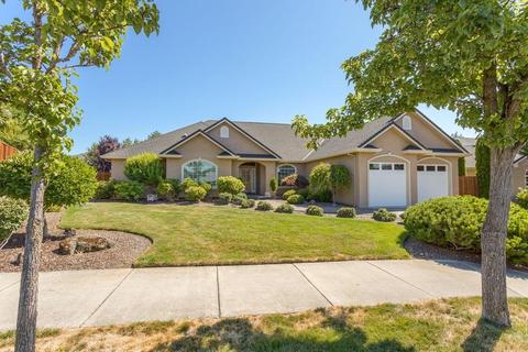 962 St Andrews Way, Eagle Point, OR 97524 photo 3