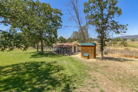 11773 Highway 62, Eagle Point, OR 97524 photo 2