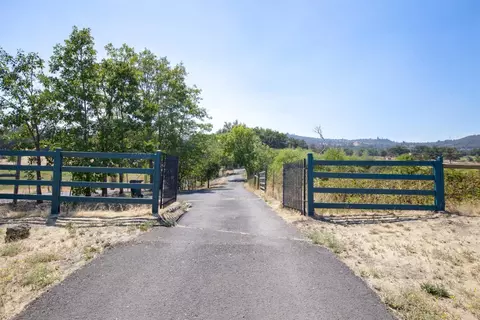 11773 Highway 62, Eagle Point, OR 97524 photo 13