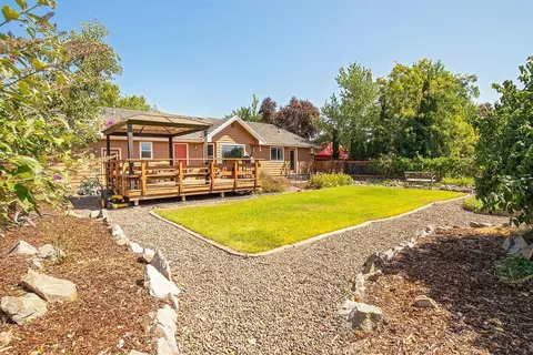 641 Crystal Dr, Eagle Point, OR 97524 photo 24