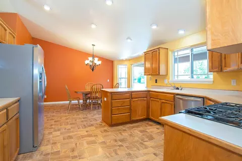 641 Crystal Dr, Eagle Point, OR 97524 photo 7