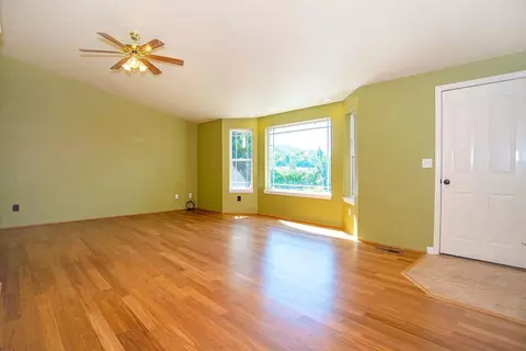 641 Crystal Dr, Eagle Point, OR 97524 photo 6