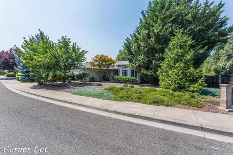 101 Meadow View Dr, Phoenix, OR 97535 photo 29