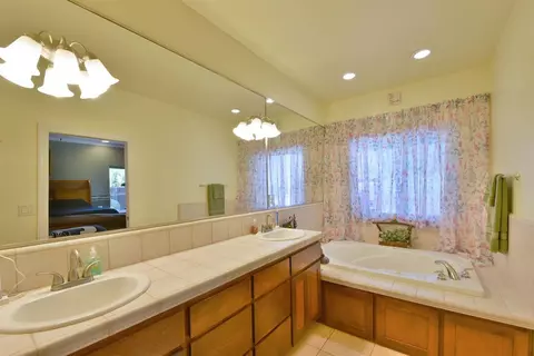 929 St Andrews Way, Eagle Point, OR 97524 photo 10