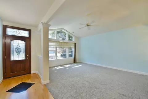 929 St Andrews Way, Eagle Point, OR 97524 photo 2