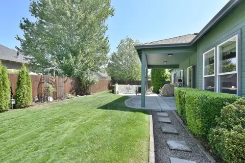 929 St Andrews Way, Eagle Point, OR 97524 photo 17
