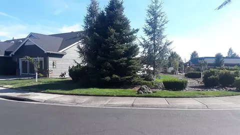 120 Sky Hawk Dr, Eagle Point, OR 97524 photo 2