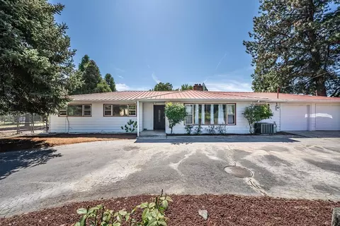 2883 Juniper Ave, Central Point, OR 97502 photo 1
