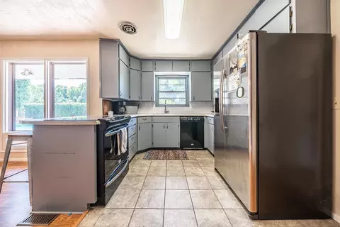 2883 Juniper Ave, Central Point, OR 97502 photo 4