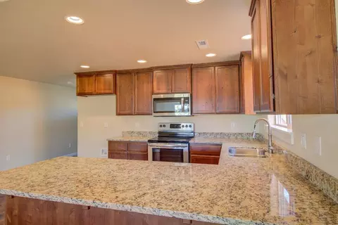 711 Sheffield Dr, Eagle Point, OR 97524 photo 6