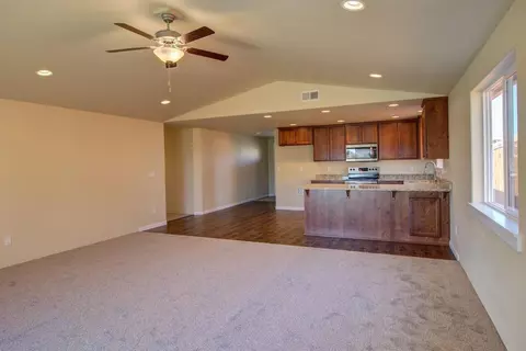 711 Sheffield Dr, Eagle Point, OR 97524 photo 5