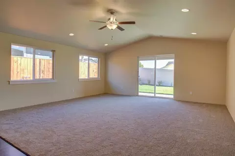 711 Sheffield Dr, Eagle Point, OR 97524 photo 9