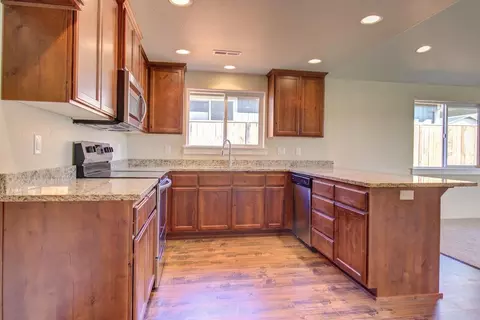 711 Sheffield Dr, Eagle Point, OR 97524 photo 7