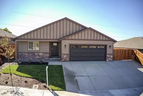 711 Sheffield Dr, Eagle Point, OR 97524 photo 1