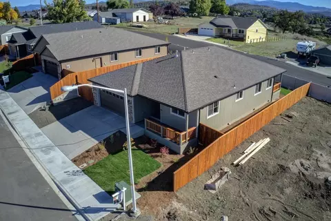 711 Sheffield Dr, Eagle Point, OR 97524 photo 24