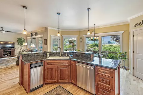 223 Pine Lake Dr, Eagle Point, OR 97524 photo 16