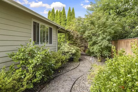 129 Glenwood Dr, Eagle Point, OR 97524 photo 29