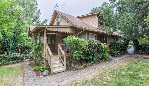 533 Broadway St, Rogue River, OR 97537 photo 1