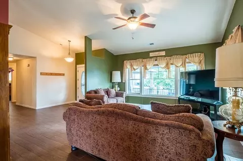 1053 Highlands Dr, Eagle Point, OR 97524 photo 6