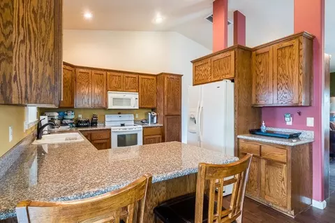 1053 Highlands Dr, Eagle Point, OR 97524 photo 12