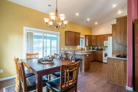 1053 Highlands Dr, Eagle Point, OR 97524 photo 15