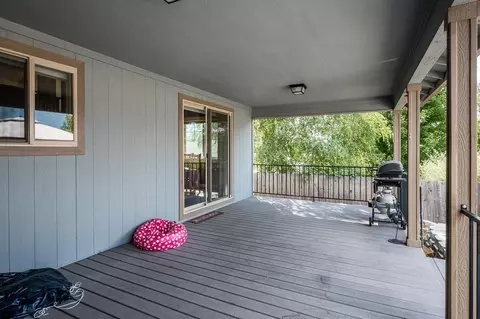 1053 Highlands Dr, Eagle Point, OR 97524 photo 28