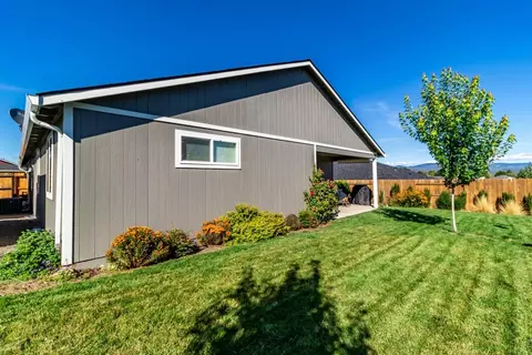 931 Sellwood Dr, Eagle Point, OR 97524 photo 6