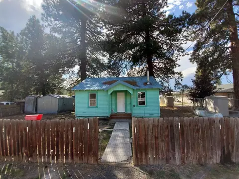 622 S 3rd Ave, Chiloquin, OR 97624 photo 2