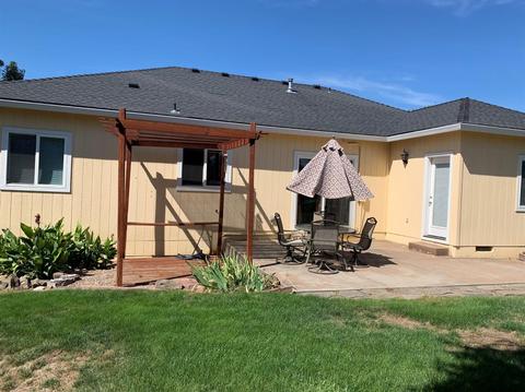 933 Ridgeview Dr, Eagle Point, OR 97524 photo 3
