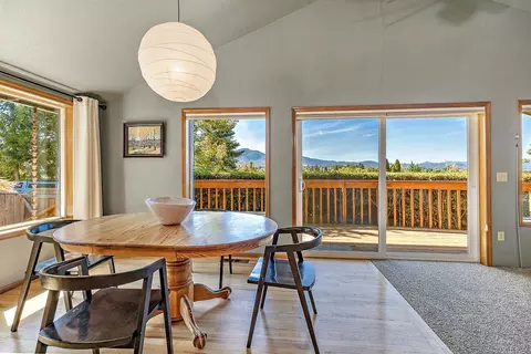 209 Ray St, Phoenix, OR 97535 photo 10