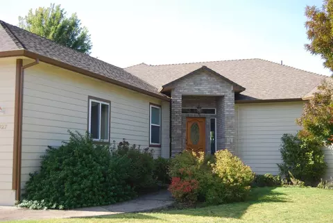 827 Ridgeway Ave, Central Point, OR 97502 photo 1