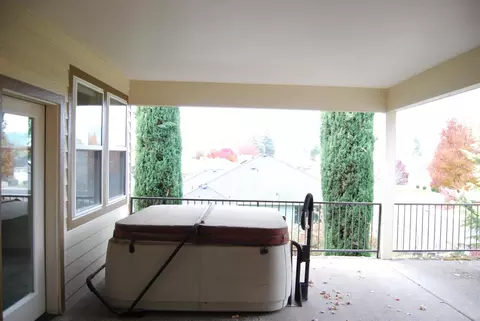 827 Ridgeway Ave, Central Point, OR 97502 photo 5