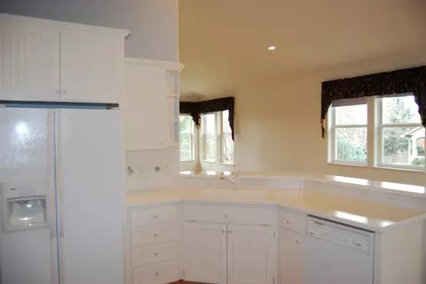 827 Ridgeway Ave, Central Point, OR 97502 photo 12