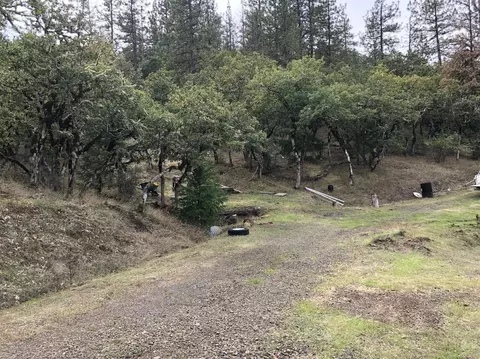 375 White Tail Dr, Eagle Point, OR 97524 photo 8