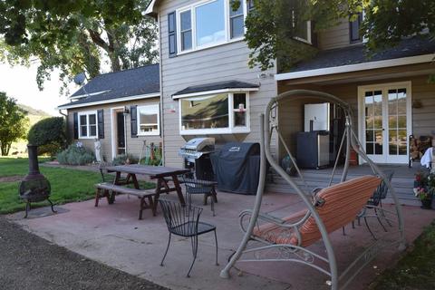 2176 Vilas Rd, Central Point, OR 97502 photo 6