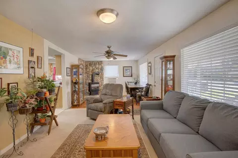 210 Loto St, Eagle Point, OR 97524 photo 8