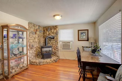 210 Loto St, Eagle Point, OR 97524 photo 6